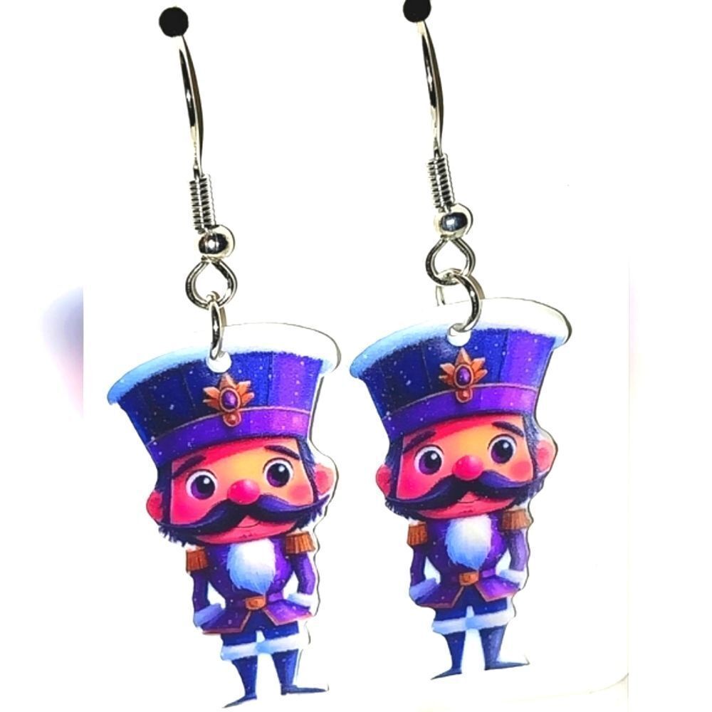 Super cute holiday festive earrings